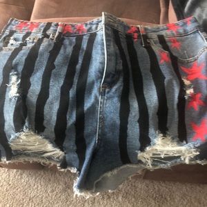 Hot Topic Harley Quinn shirt and shorts